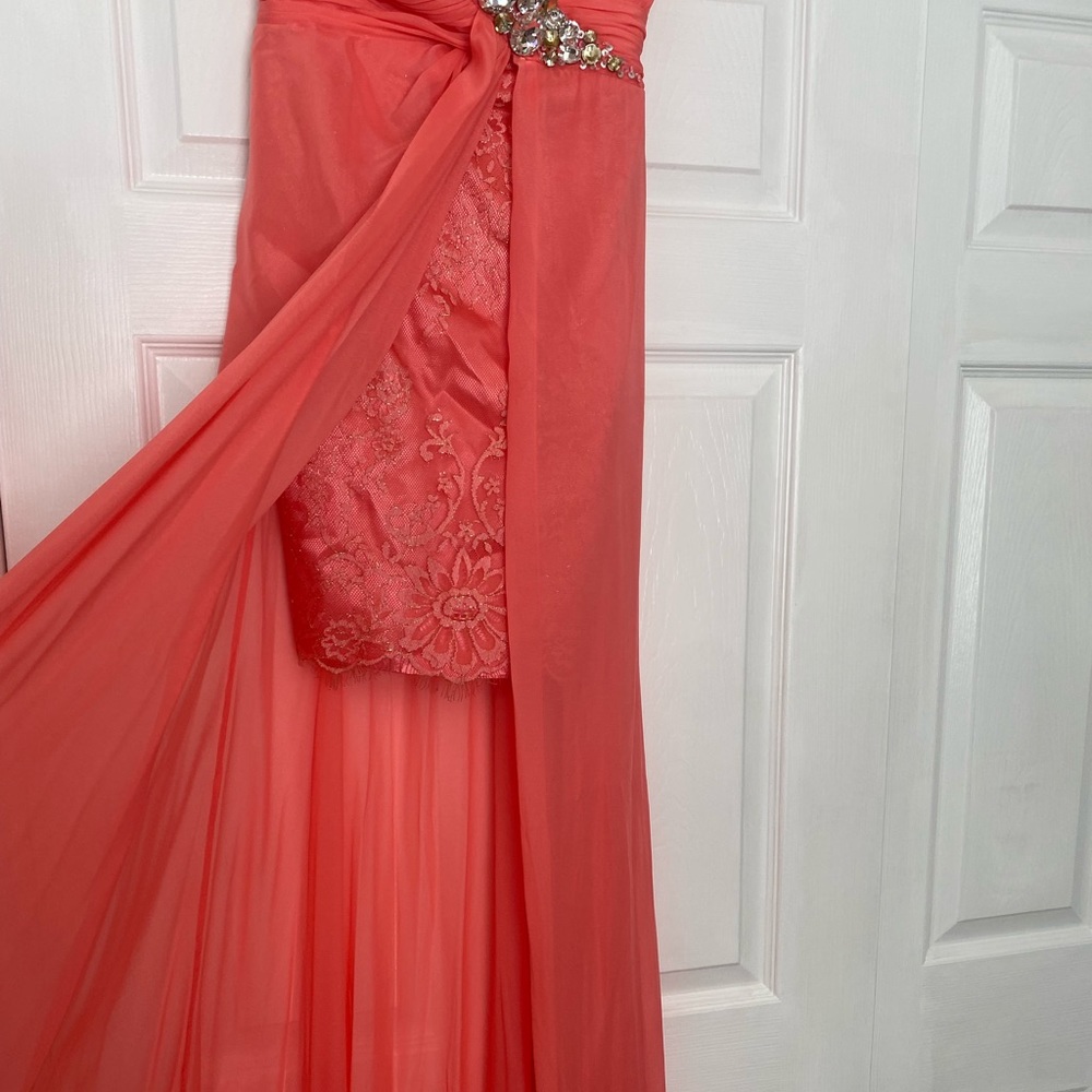 Dress - Picture 2 of 6